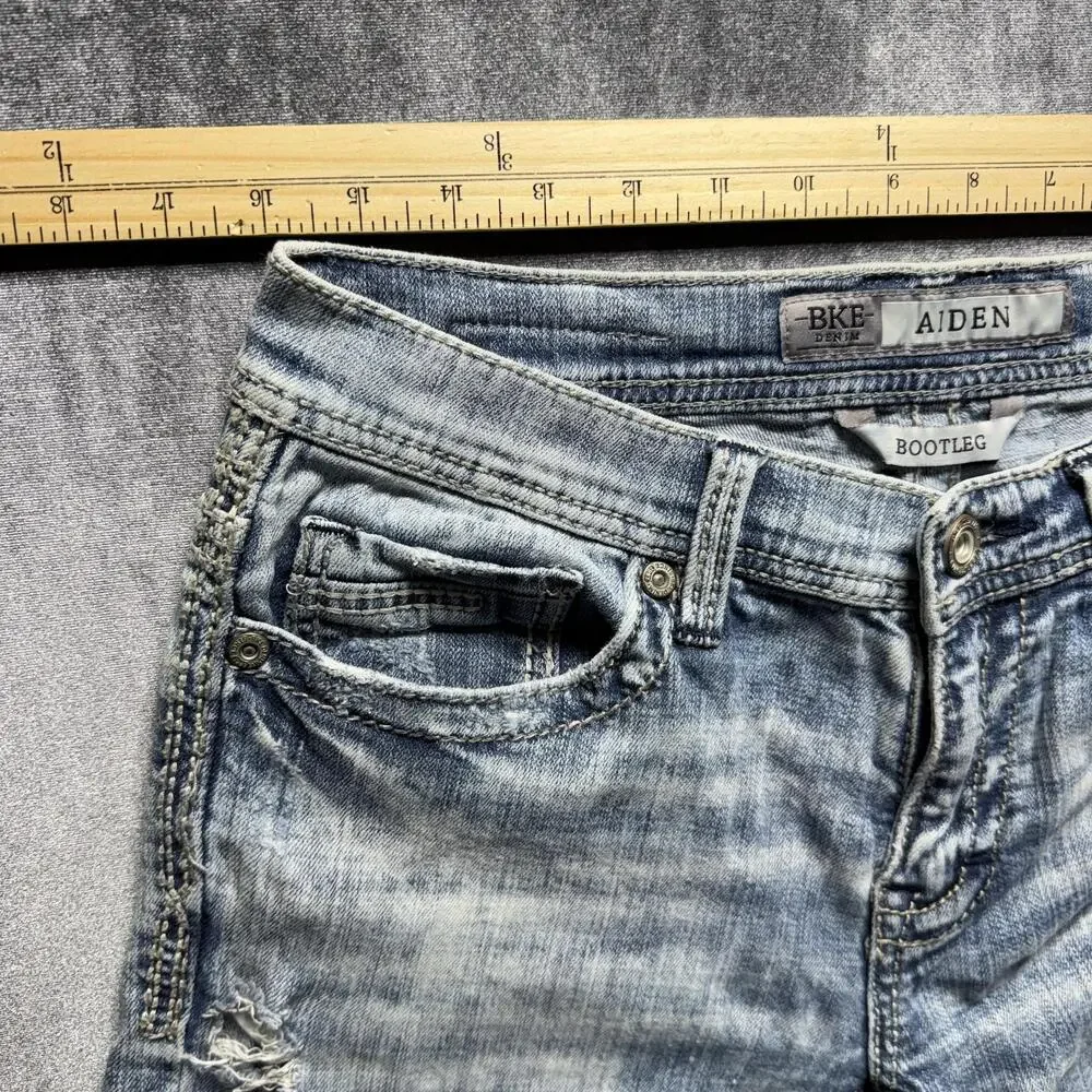 BKE Aiden Boot fit Jeans Mens 31x32 Blue Light Wash Distressed Stretch Denim